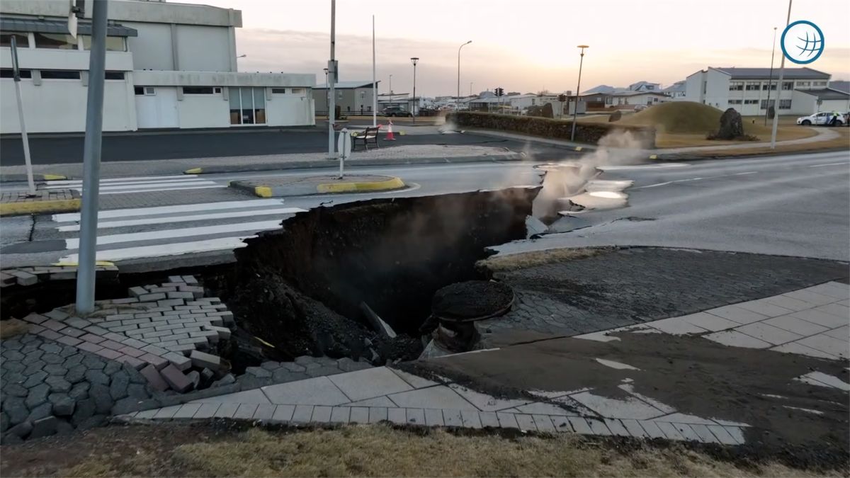 Video: Puklina rozdělila Grindavík. Sopečná nestabilita může trvat desítky let